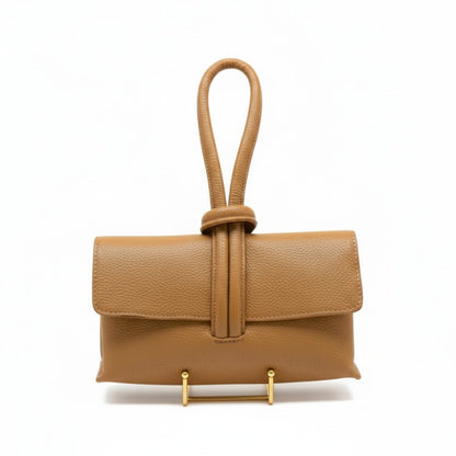 Clutch de Piel con Asa de Nudo