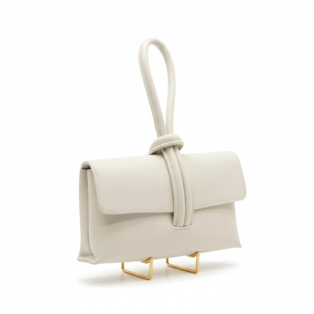 Clutch de Piel con Asa de Nudo